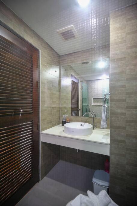 Luxury Living In Heart Of Nimman Apartamento Chiang Mai Exterior foto